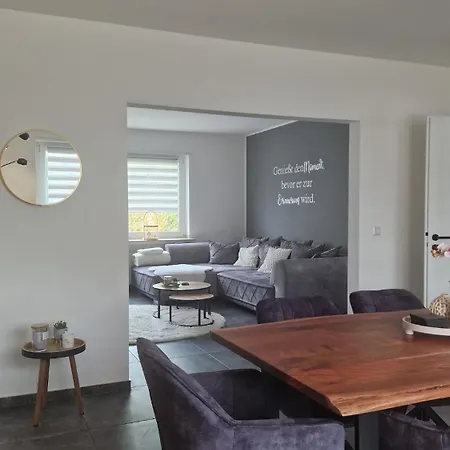 بيت للعطل Modernes In Mit Garten Nahe Mg Und Duesseldorf