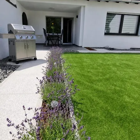 Ferienhaus Modernes In Mit Garten Nahe Mg Und Düsseldorf *